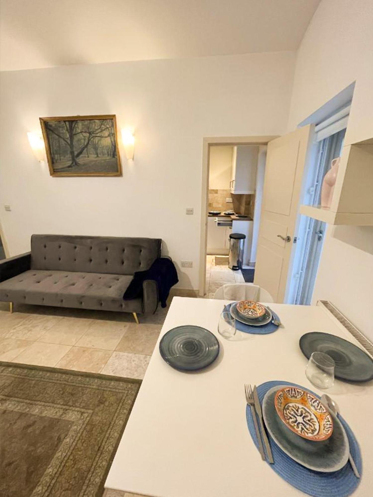 Apartment Moments From Hyde Park London Exterior photo