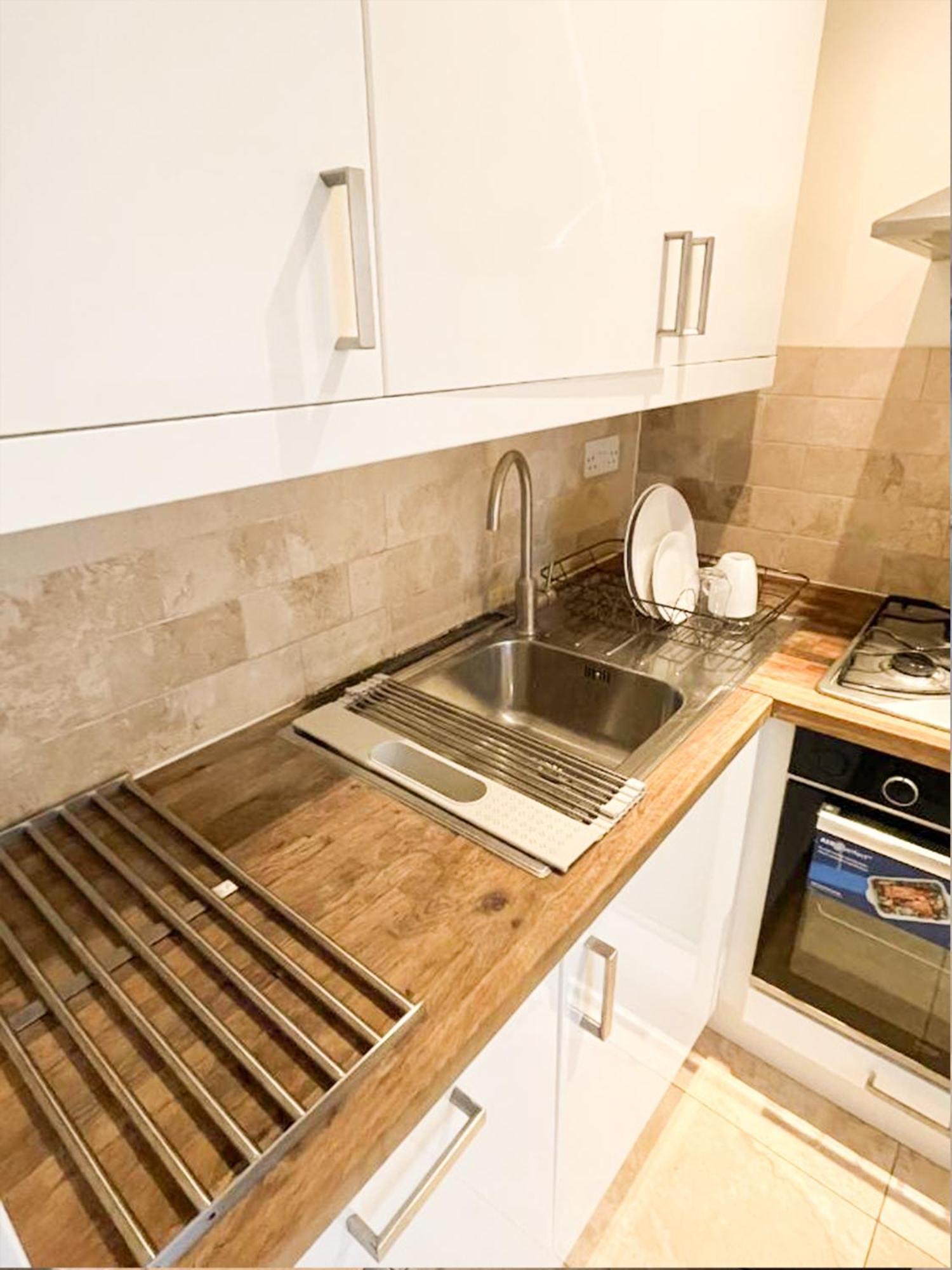 Apartment Moments From Hyde Park London Exterior photo